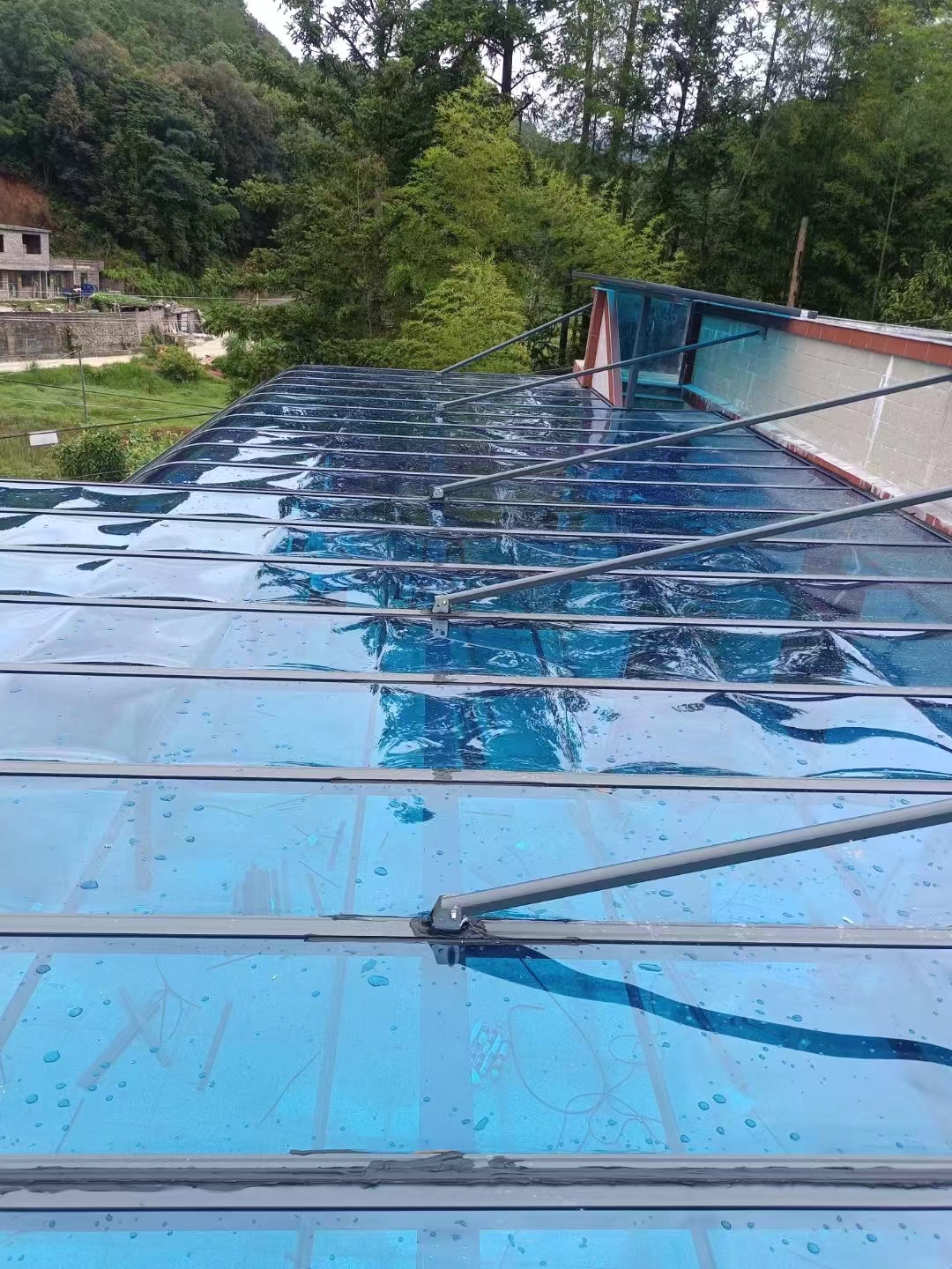 拉杆式铝合金雨棚车棚