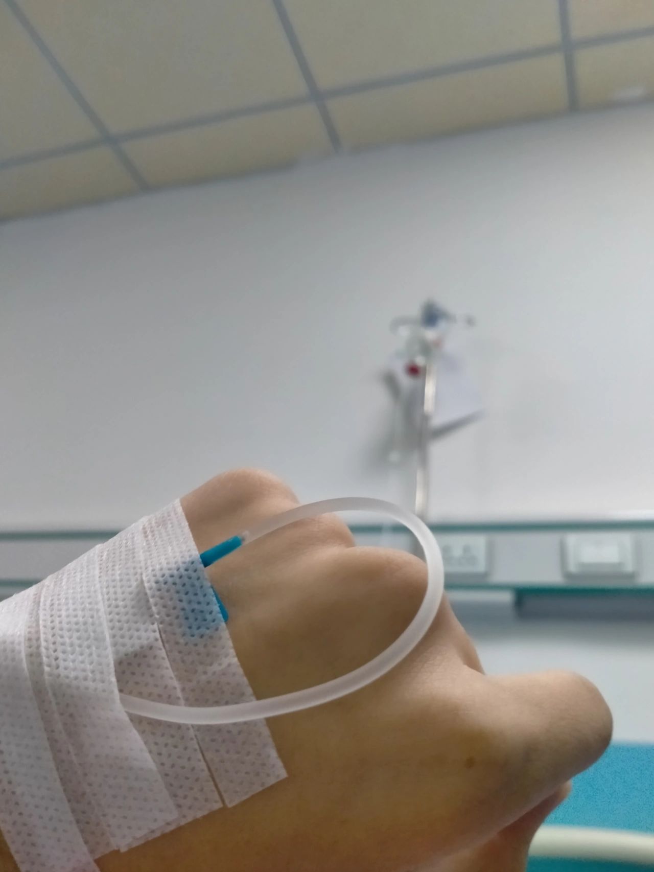 关关难过关关过,步步难行步步行,希望自己可以早点好起来!