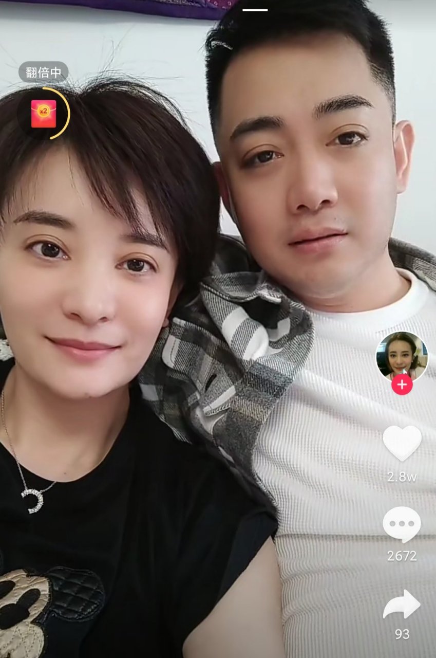 不得不说,德云社孔云龙跟他老婆长得真像,属于典型的夫妻相.