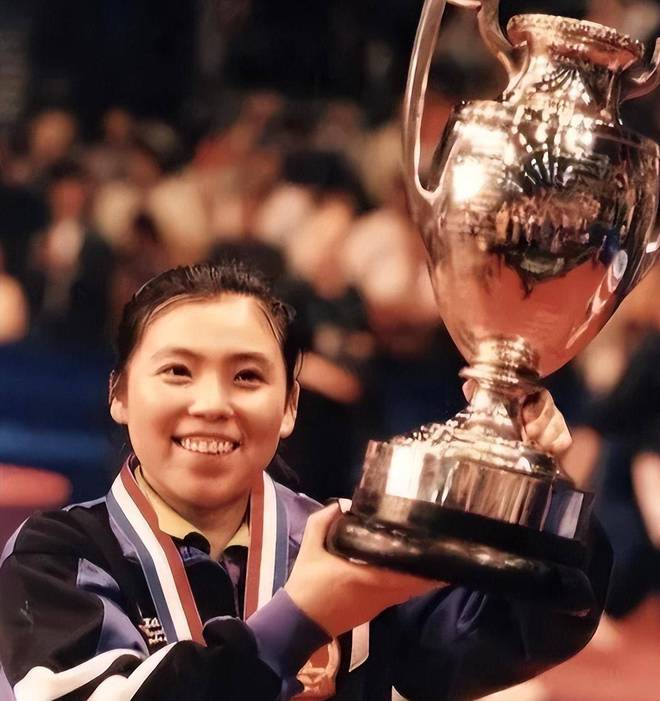 只讲喜欢谁,不用攻击谁. 网友:  邓亚萍讲的很对呀!