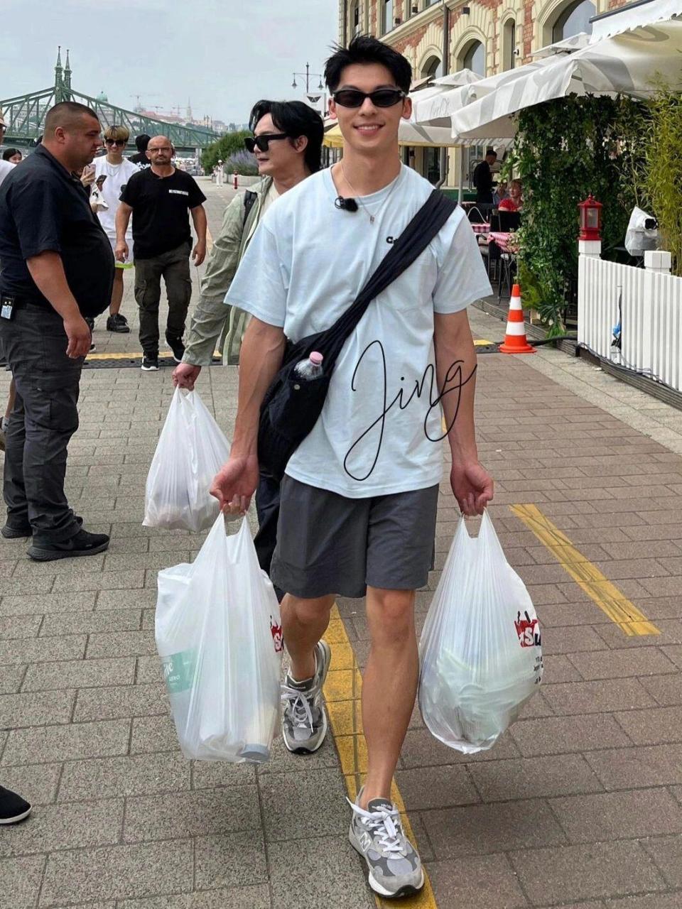 中餐厅许光汉个人买菜秀场[欧耶]行走的荷尔蒙又酷又帅!