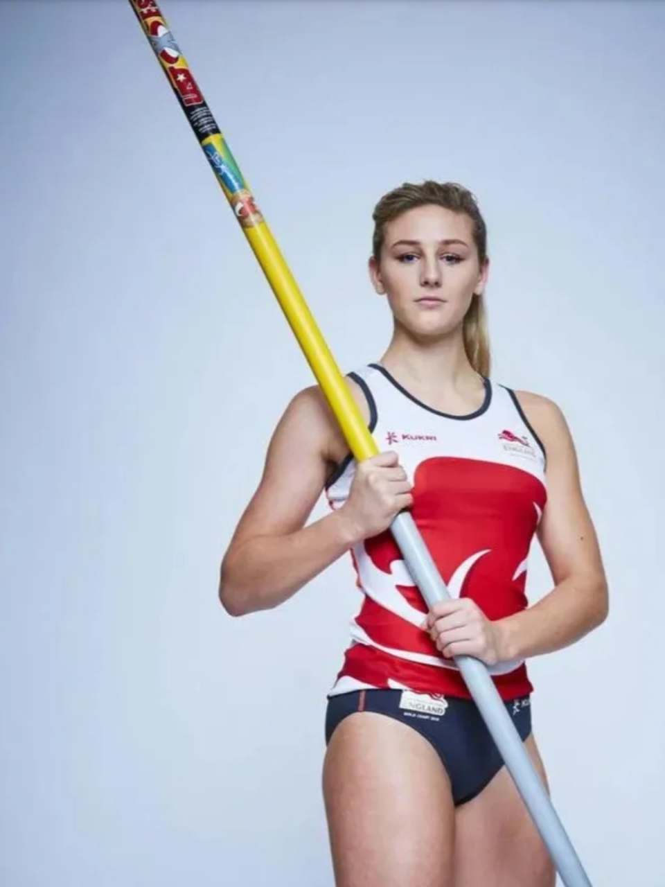 莫莉·考德利英国女子田径运动员,2022年英联邦运动会女子撑竿跳高