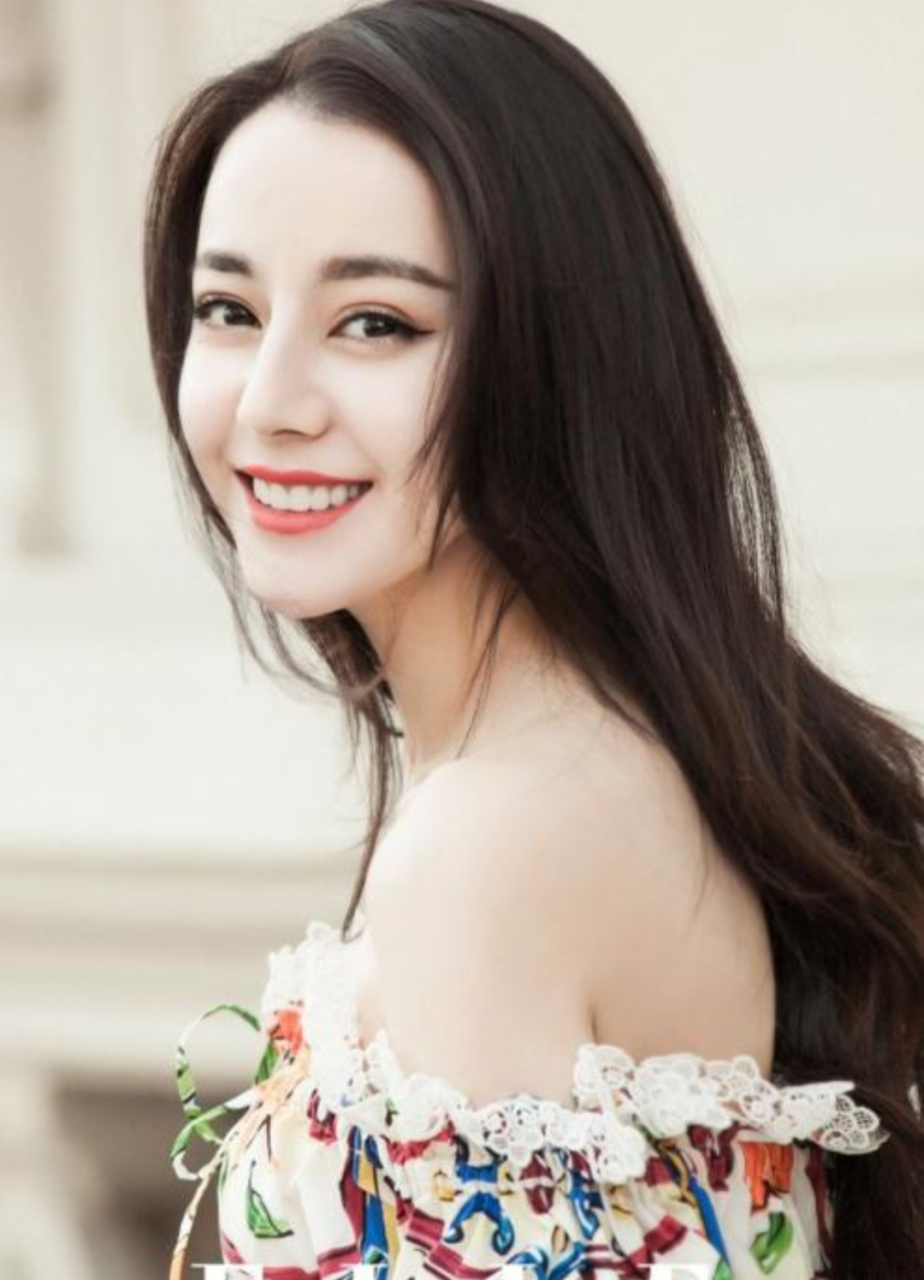 迪丽热巴著名影视女演员和歌手,2015年凭借《克拉恋人》获得国剧盛典