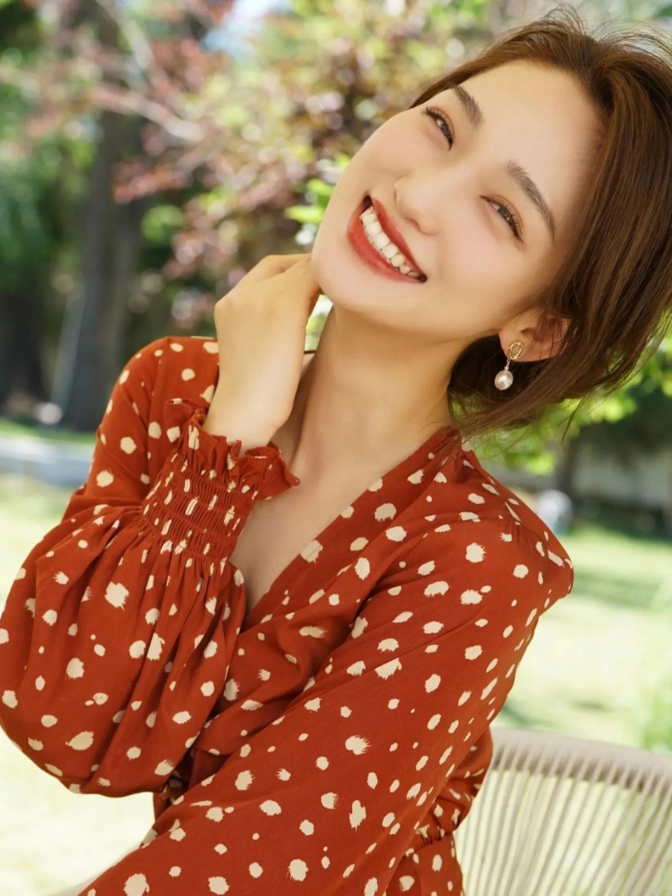 笑容甜美又知性优雅的美女主持人蓝羽.蓝羽,央视六公主当家