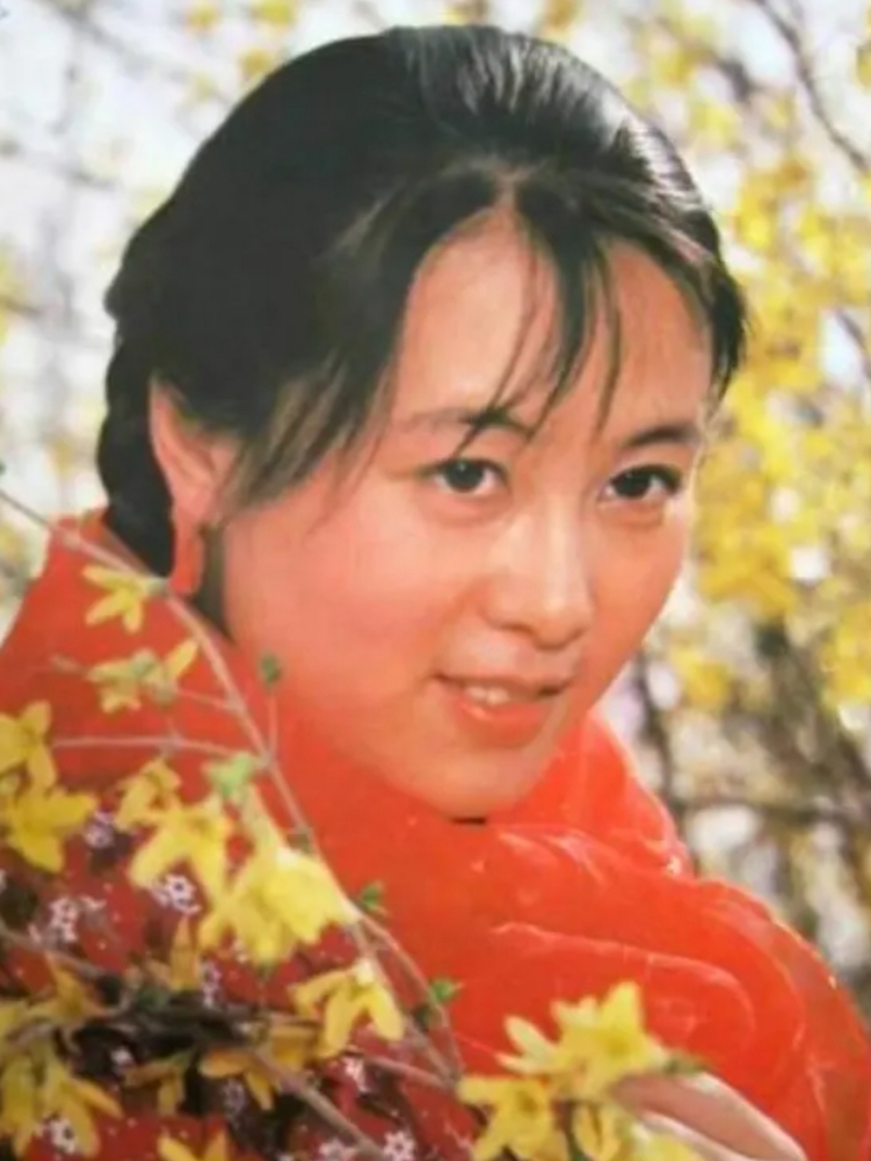 吴玉芳在导演吴天明执导的爱情片《人生》中饰女主角刘巧珍,获得了第8