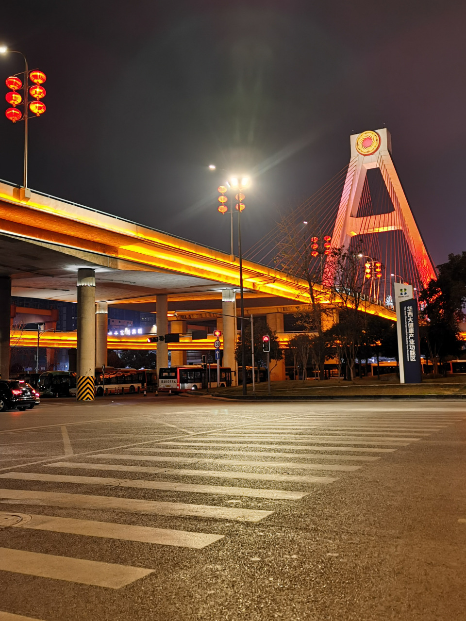 成都火车站夜景图片