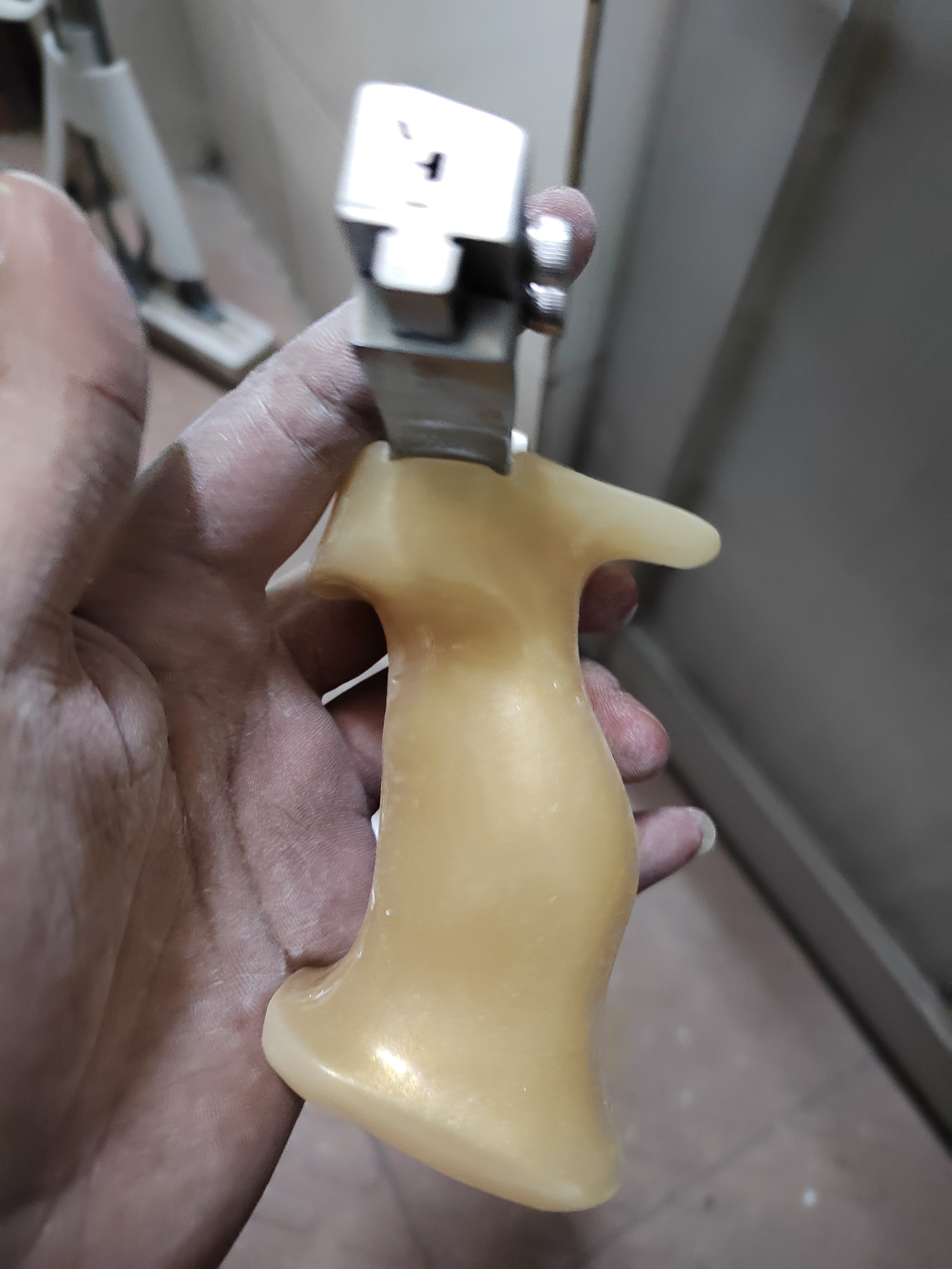 弹弓爱好者# 做了一把树脂的弹弓手柄,大家看看我弓头装反#九月动态