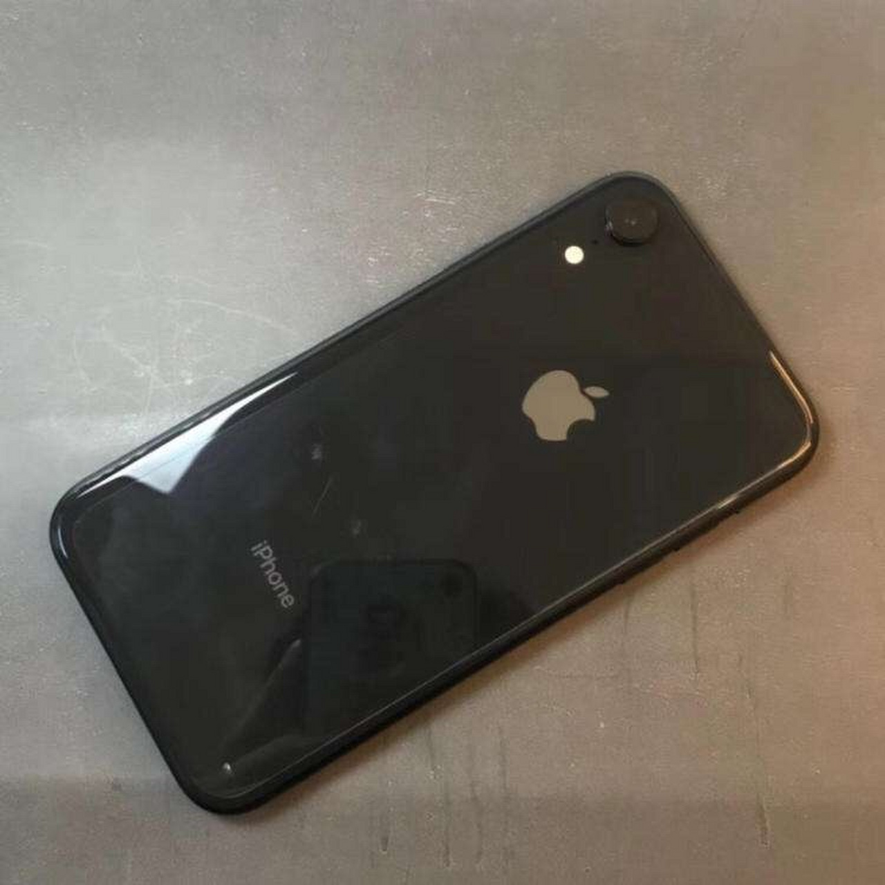 一个学生党大学前用的iphone6,整体感觉不错