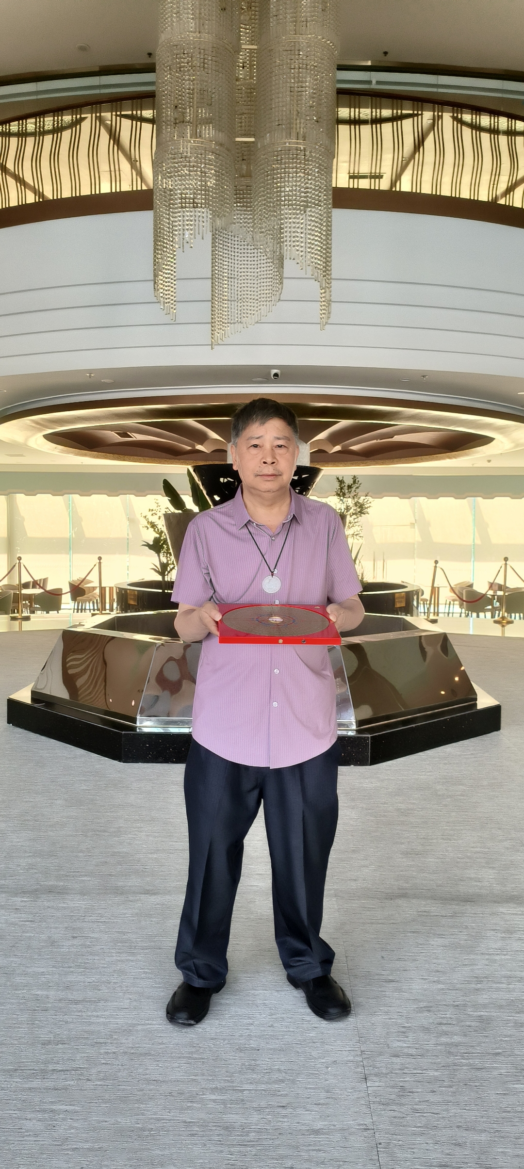 周游:中国十大风水师,中国(香港)易学风水协会会长,北大博雅国学教授