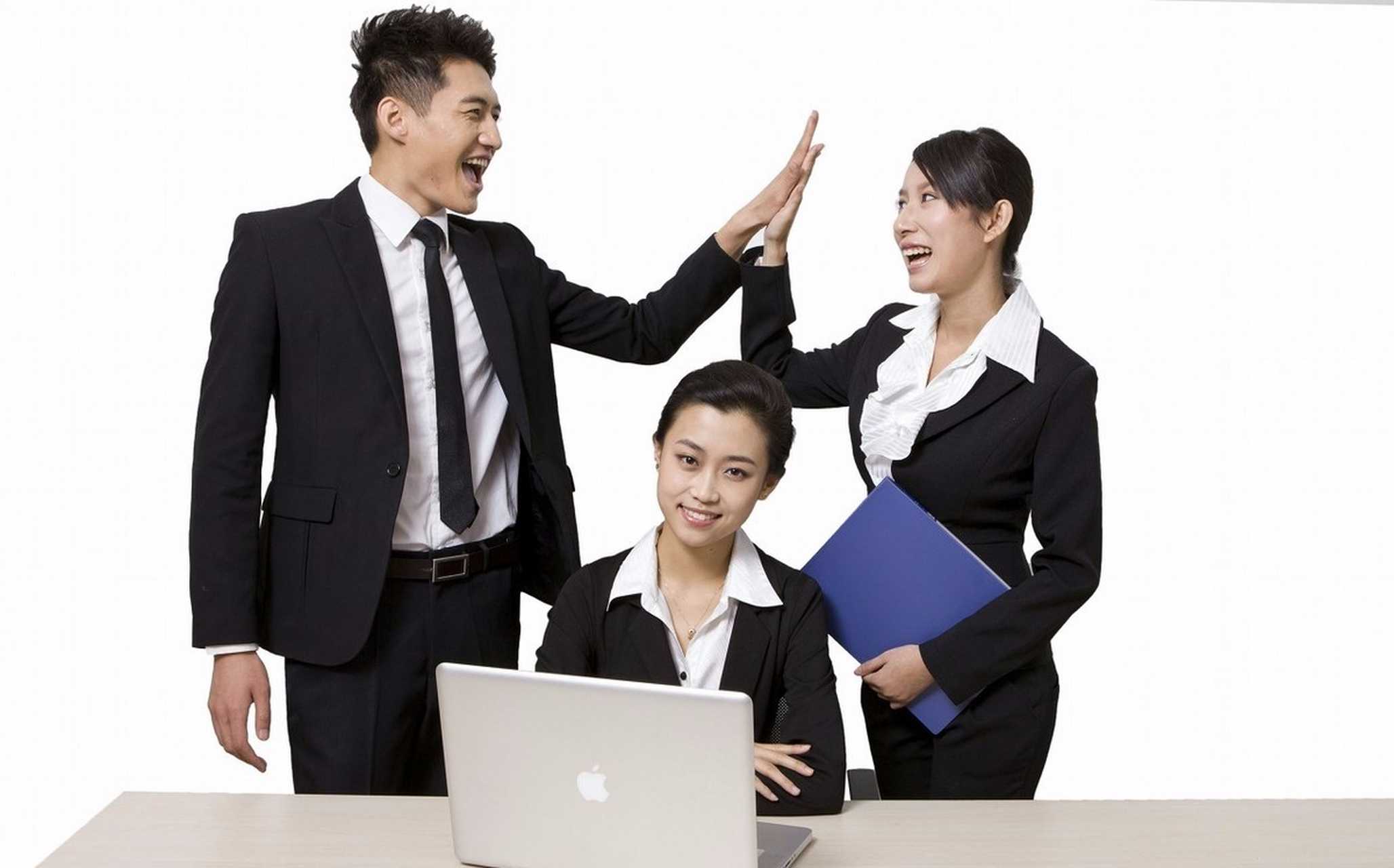 职场礼仪#  在职场中,关于办公室的礼仪有很多,但是,我们平时用底最