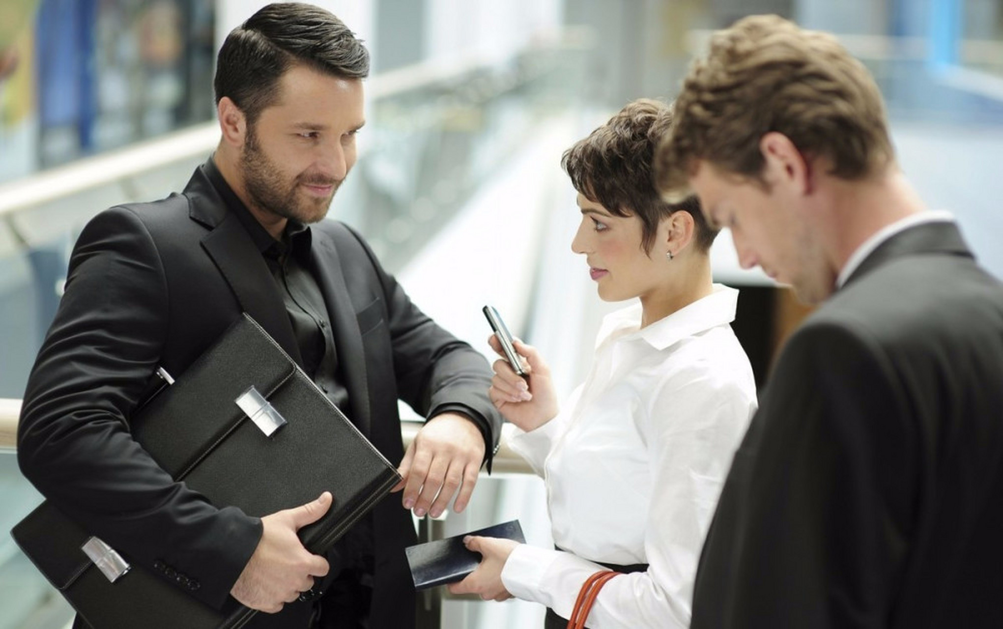 职场礼仪#  在职场中,关于办公室的礼仪有很多,但是,我们平时用底最