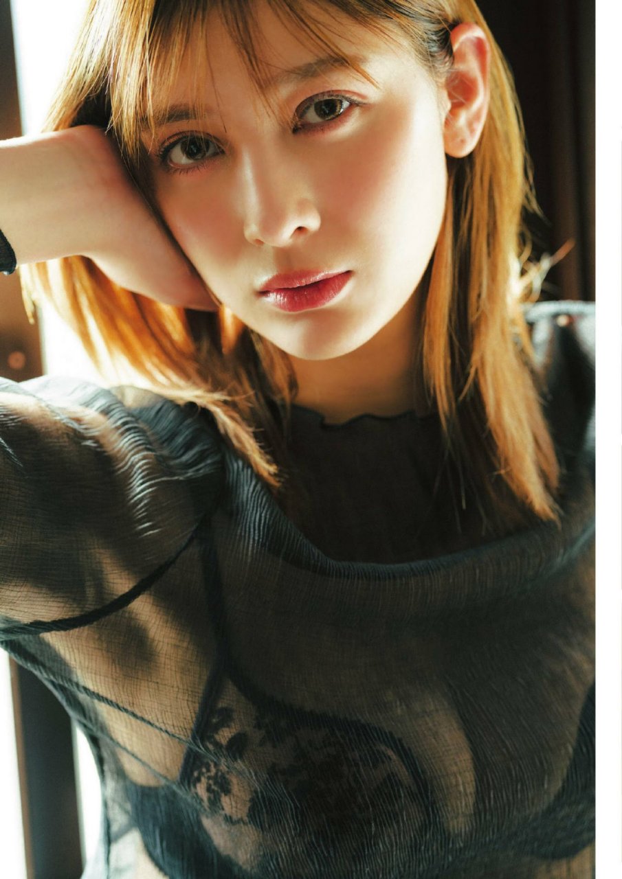 模特安洁拉芽衣