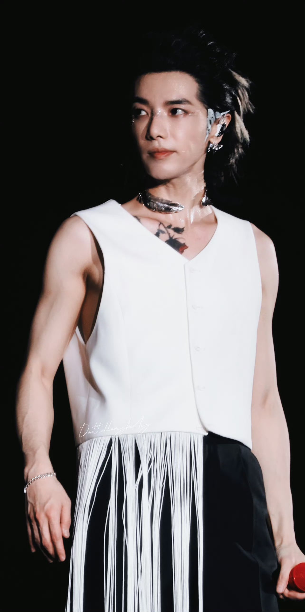 870w单曲和2e专辑国内演唱 华晨宇腹肌照片华晨宇肌肉华晨宇腹肌照