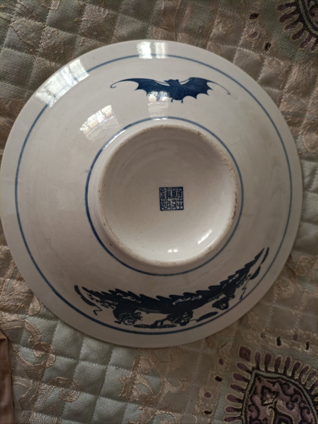 这款乾隆官窑制青花瓷碗的值多少钱?