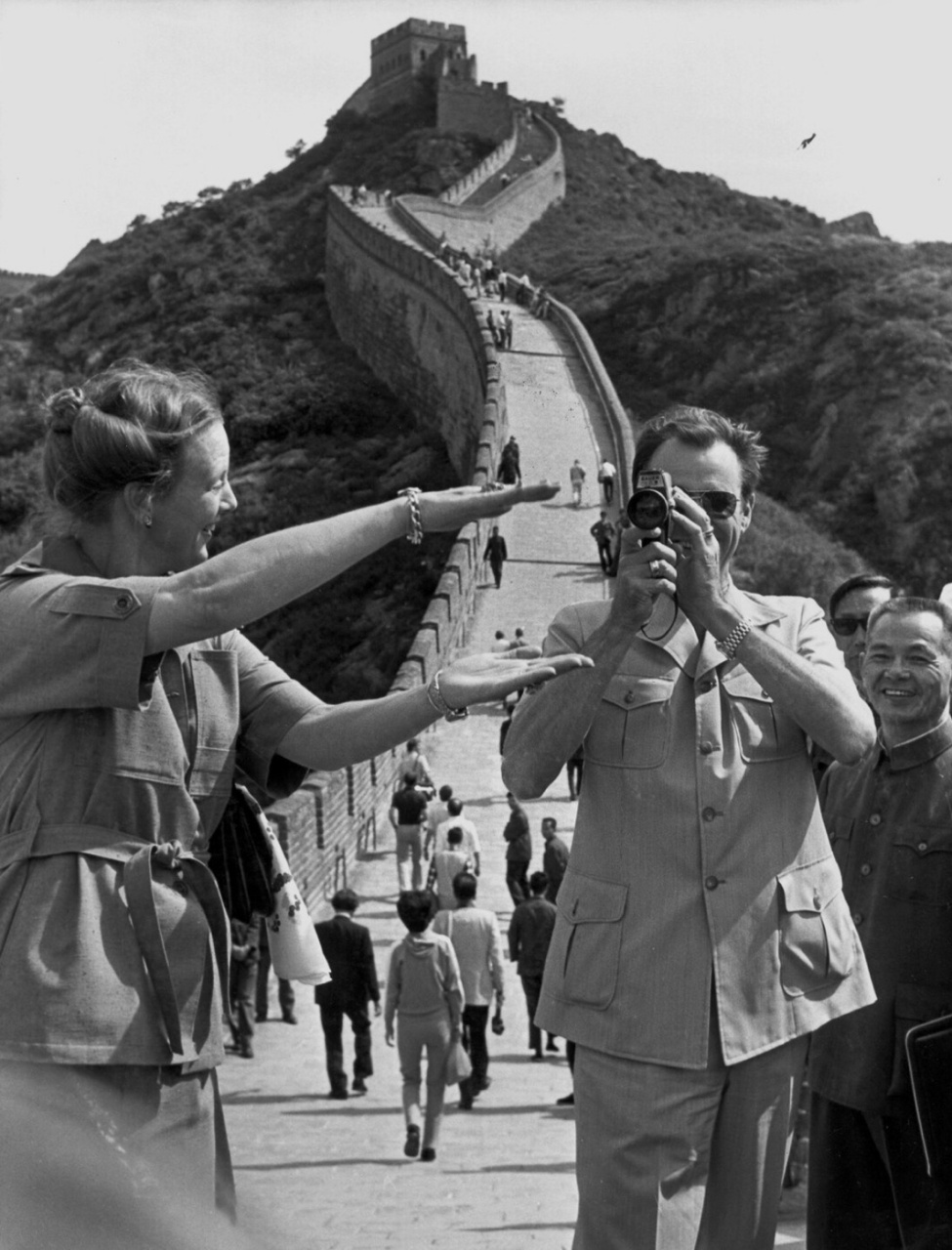 1979年丹麦女王玛格丽特访华期间游览长城.