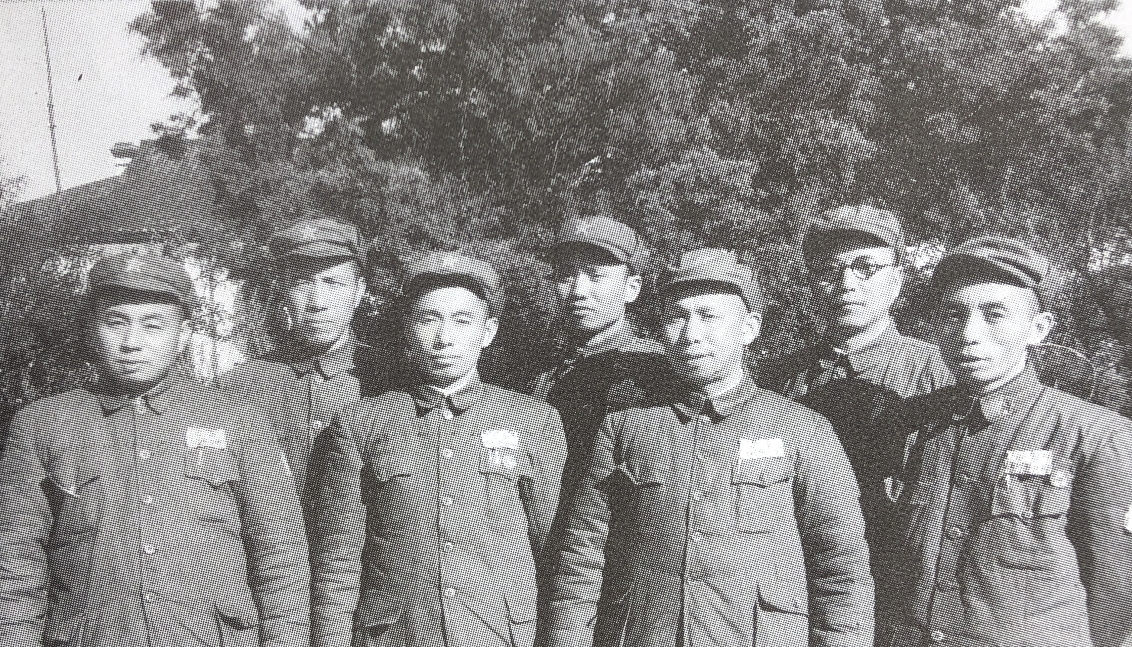 1949年粟裕与南京警备司令部领导合影 1949年粟裕与南京警备司令部