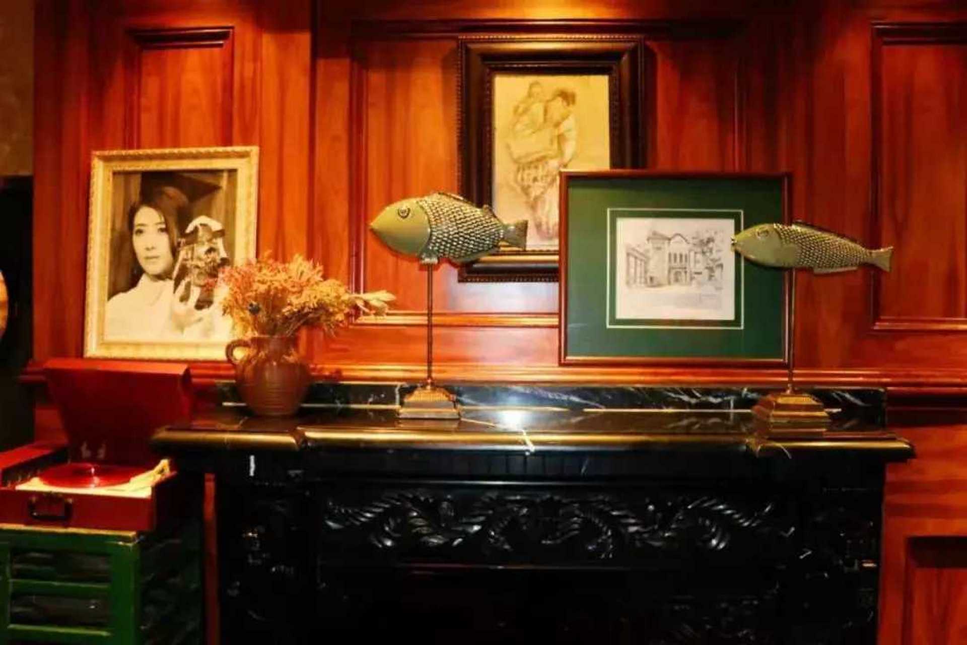 小广寒电影餐厅原为老济南的小广寒电影院,建于1904年,这里原本是中国