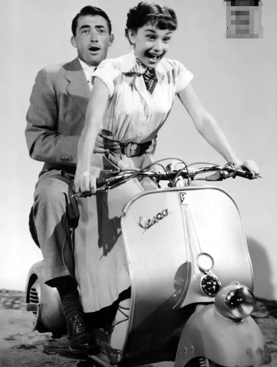 罗马假日里,赫本开的这辆摩托车是意大利比亚乔公司生