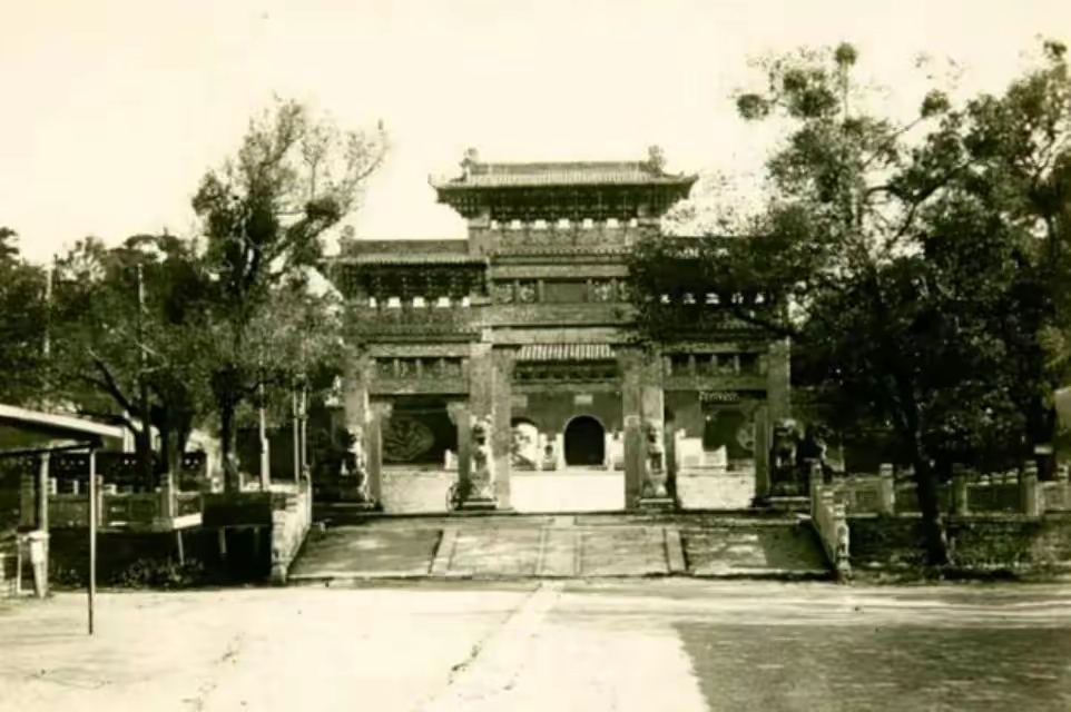 1934年,沈阳北陵的石牌坊