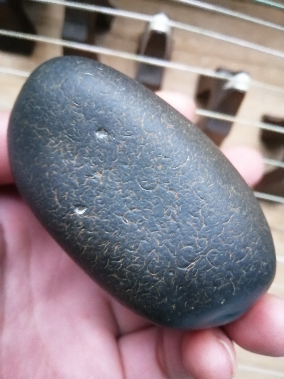 玛瑙陨石  来自宇宙的星球,因太阳风暴,或星球碰撞等因素脱离轨道后在