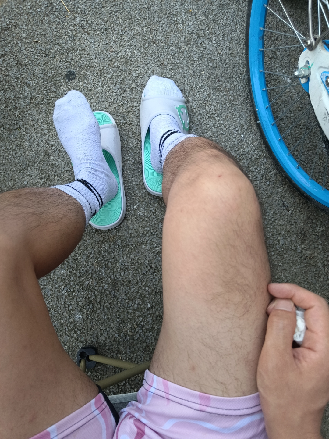 白袜拖鞋
