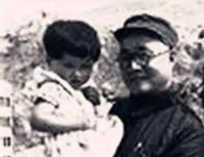 据同房的小朋友回忆,她当时迷迷糊糊的,听见刘华北说:叔叔,我认识