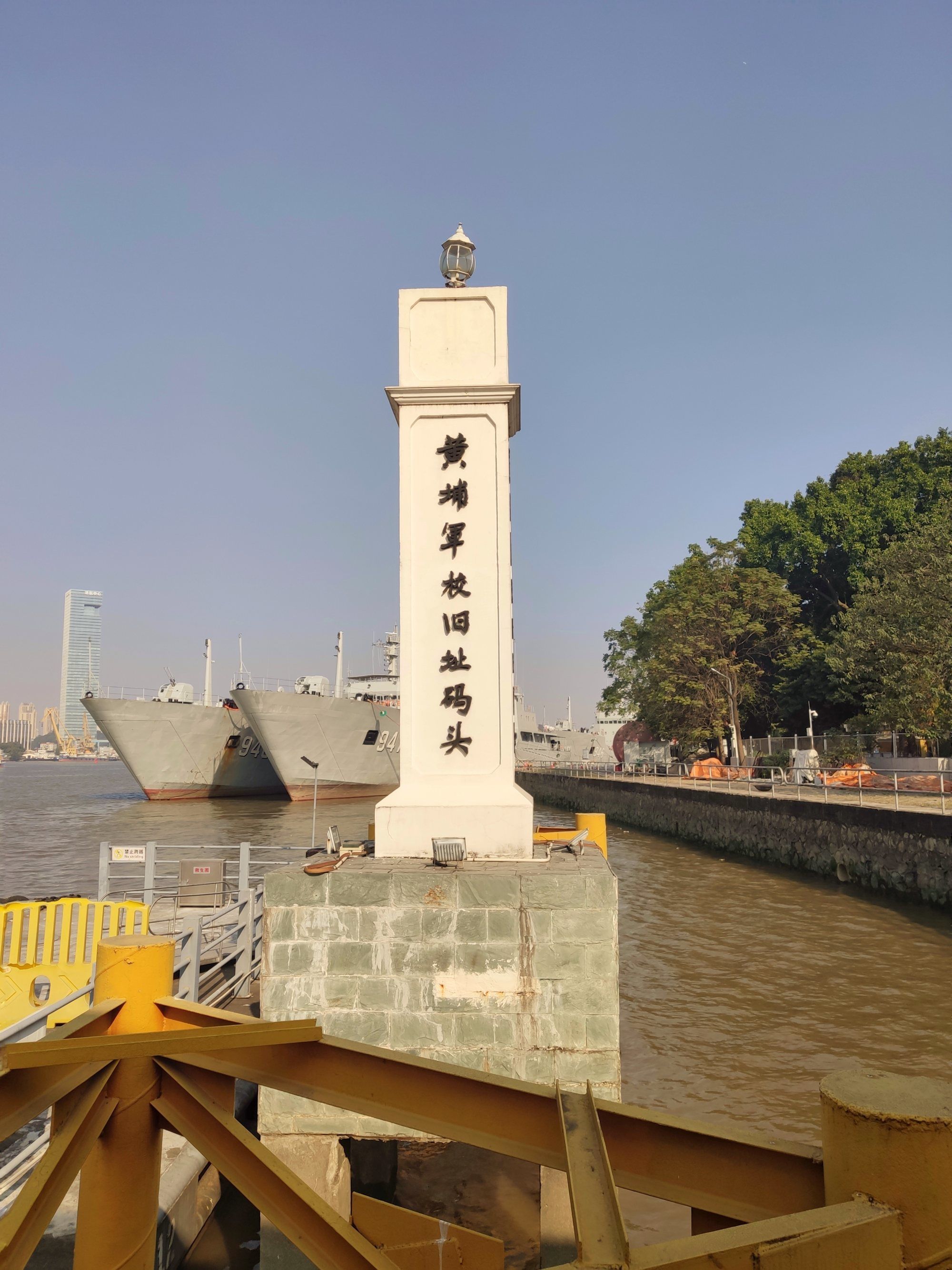 卢丹摄影《广州长洲岛》 广州长洲岛是珠江上的一个江心岛,  面积11.