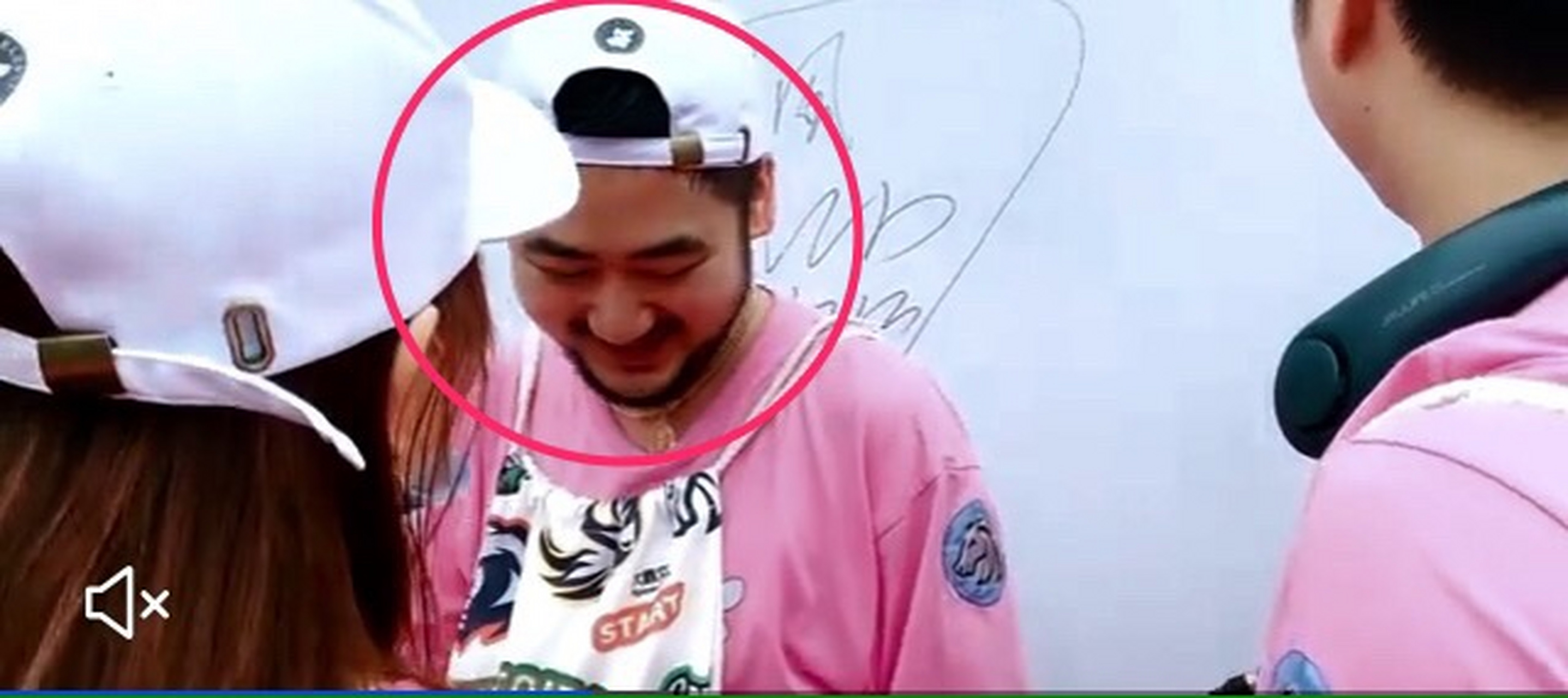 今天看奔奔解说视频,没想到,我看到了csgo茄子!