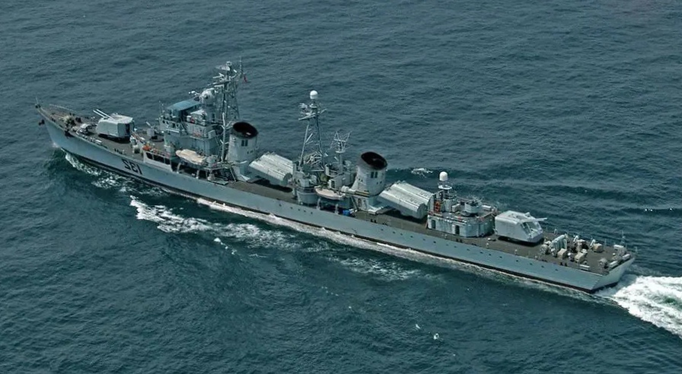 051驱逐舰的高速性能果然名不虚传,竟然有36节的最高航速标注.