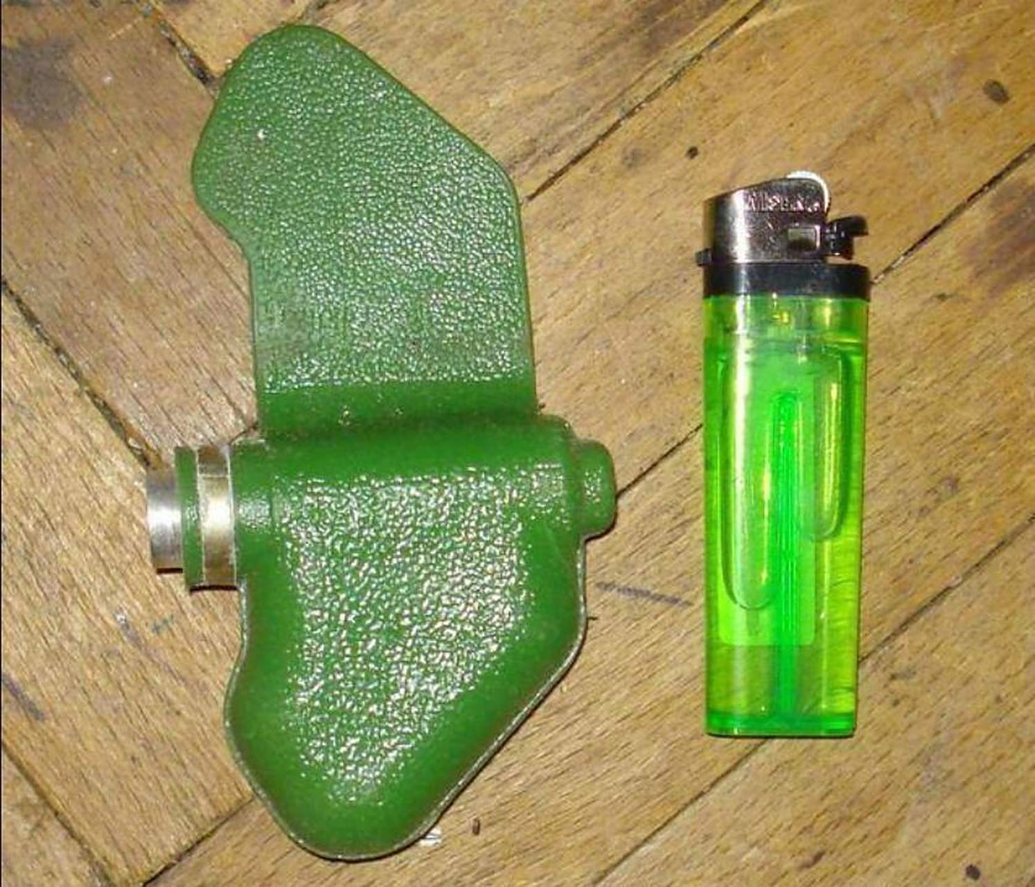 乌克兰战场上的蝴蝶雷,精巧的像儿童玩具,非常恶毒,只炸断人体的手脚.