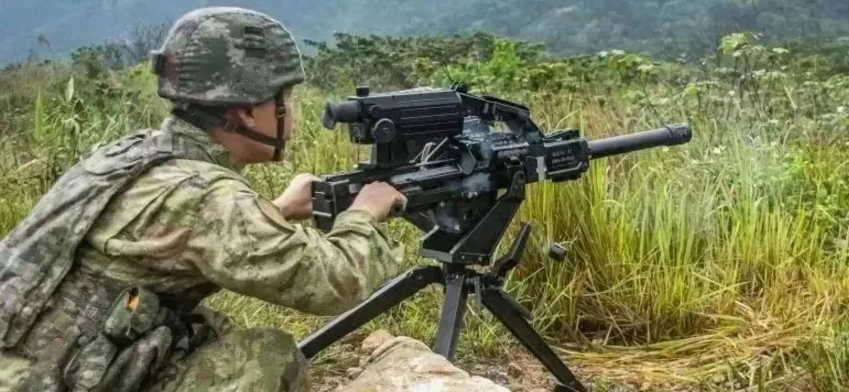 带火控系统,中国最新的山地型35毫米自动榴弹发射器,非常轻巧,带有