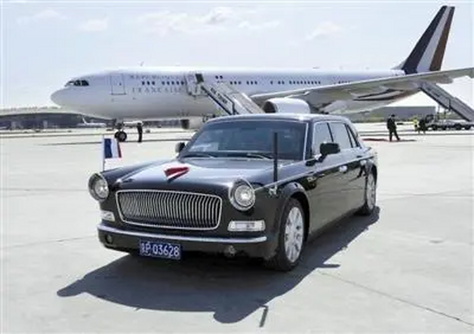 【马克龙和大红旗轿车】法国总统马克龙访华,全程乘坐了大红旗礼宾车