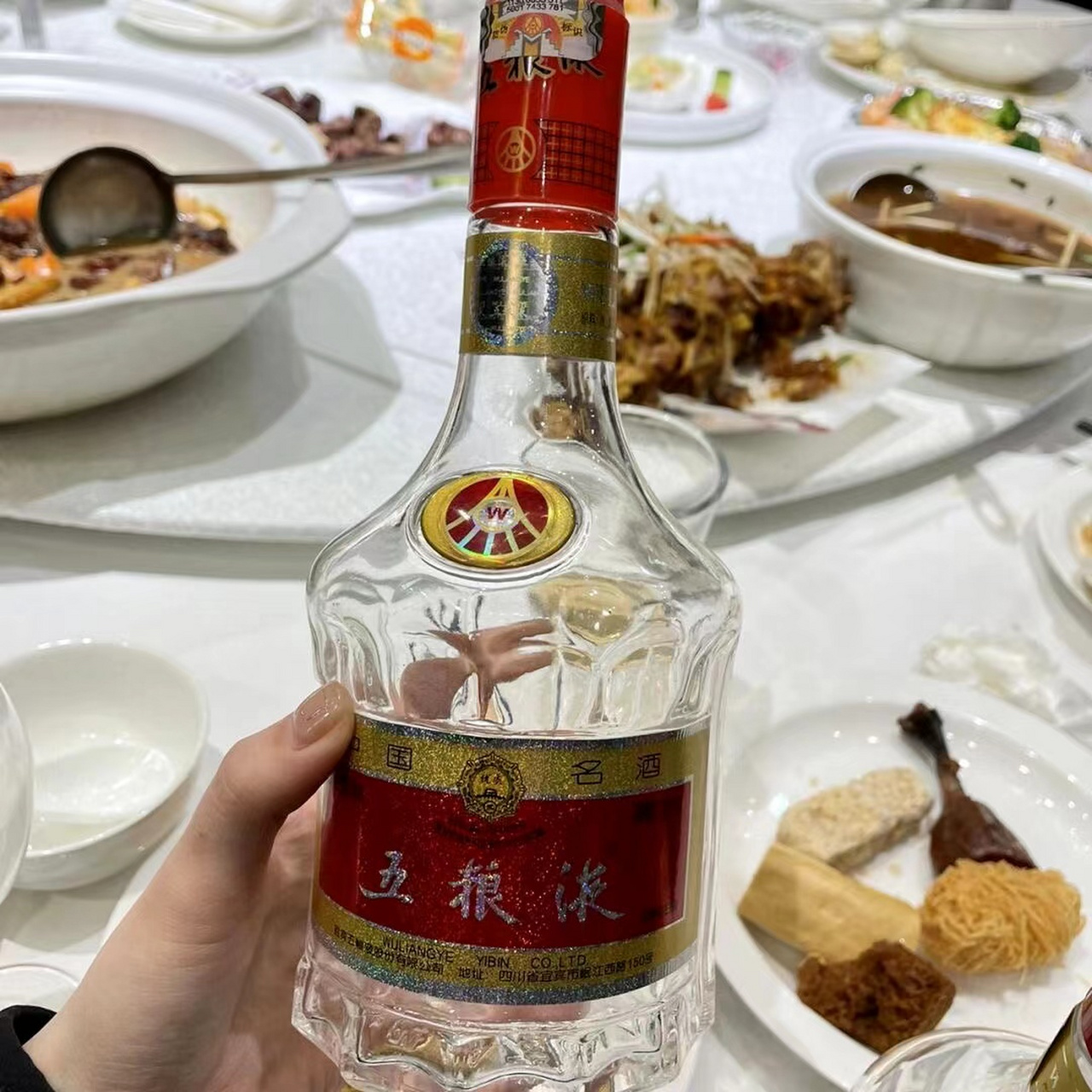 中年男人要知道:酒桌上除了茅台,这4款"人气"白酒不加一滴添加剂,该喝
