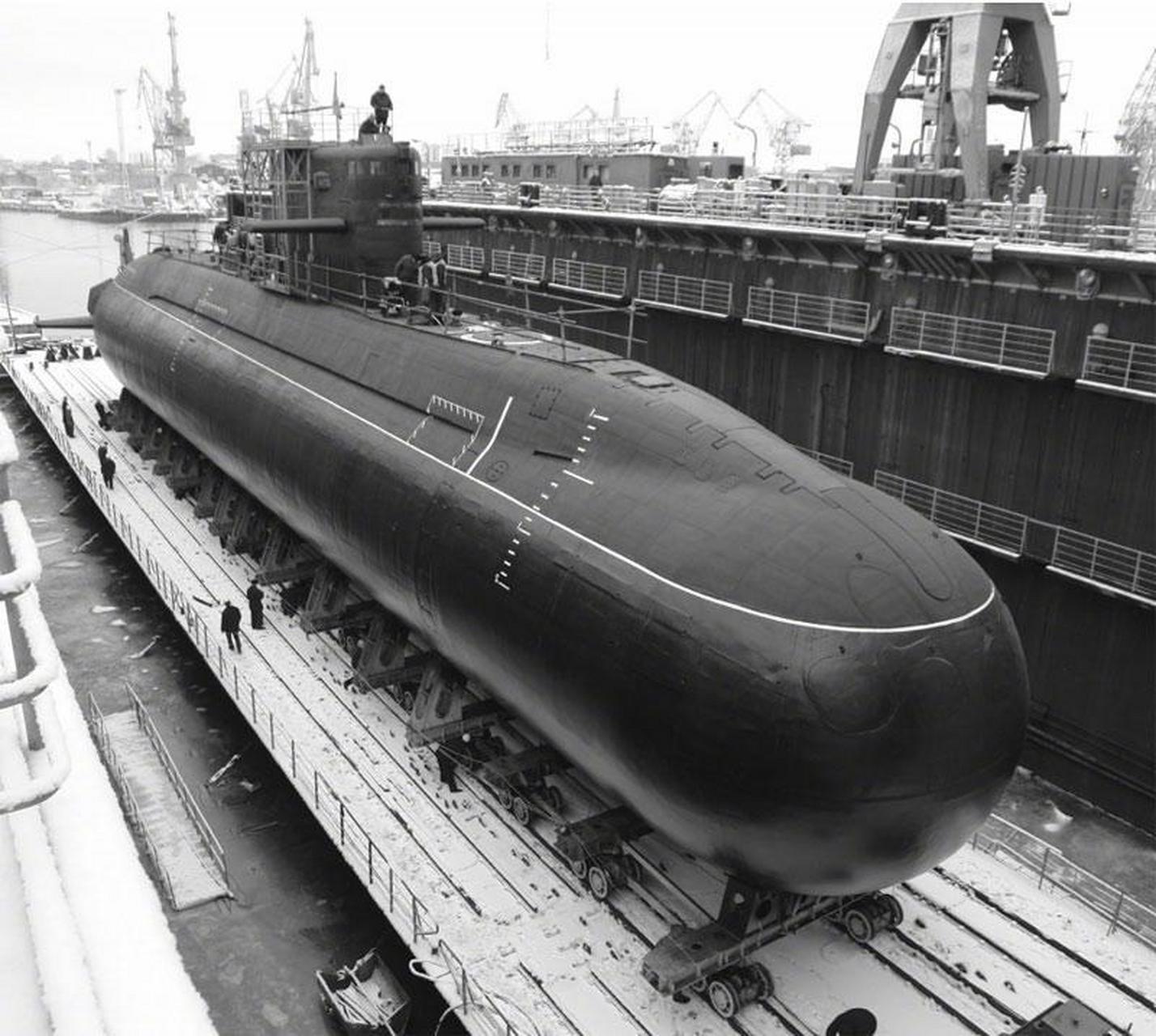 拉达级潜艇图片