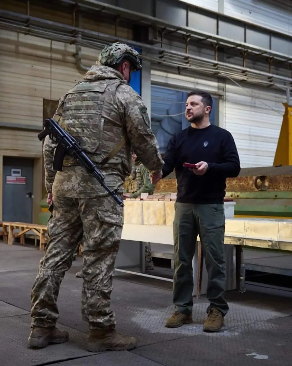 乌克兰总统泽连斯基的身高,究竟有多高?