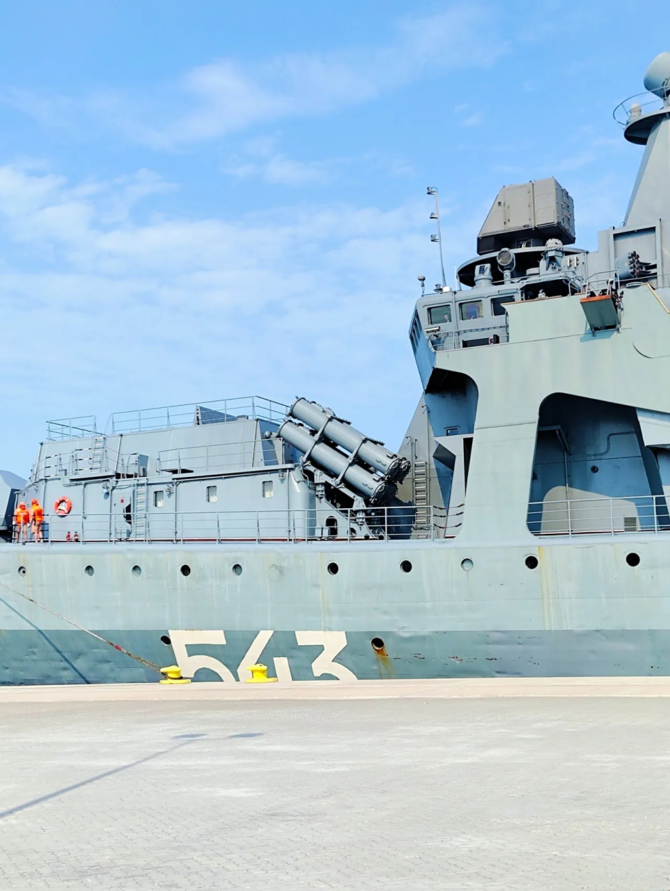 俄海军1155型"无畏"级护卫舰543"沙波什尼科夫元帅"号抵达卡塔尔