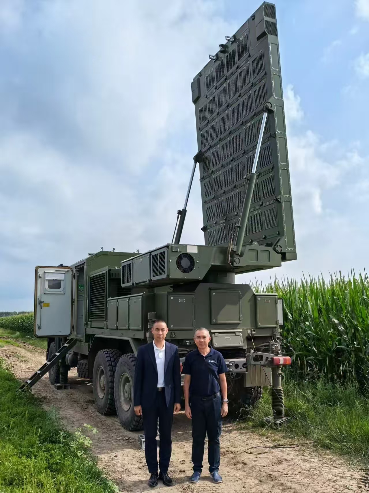 泰国买了中国反炮兵雷达,赶紧运回国,正好用上