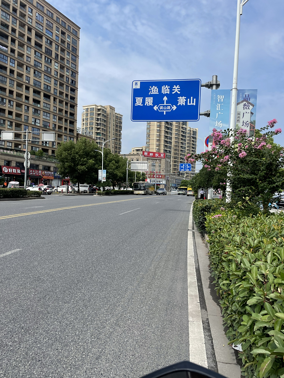 摩旅骑行:绍兴杨汛桥镇到杭州市富阳区龙鳞坝分享路上风景第一段