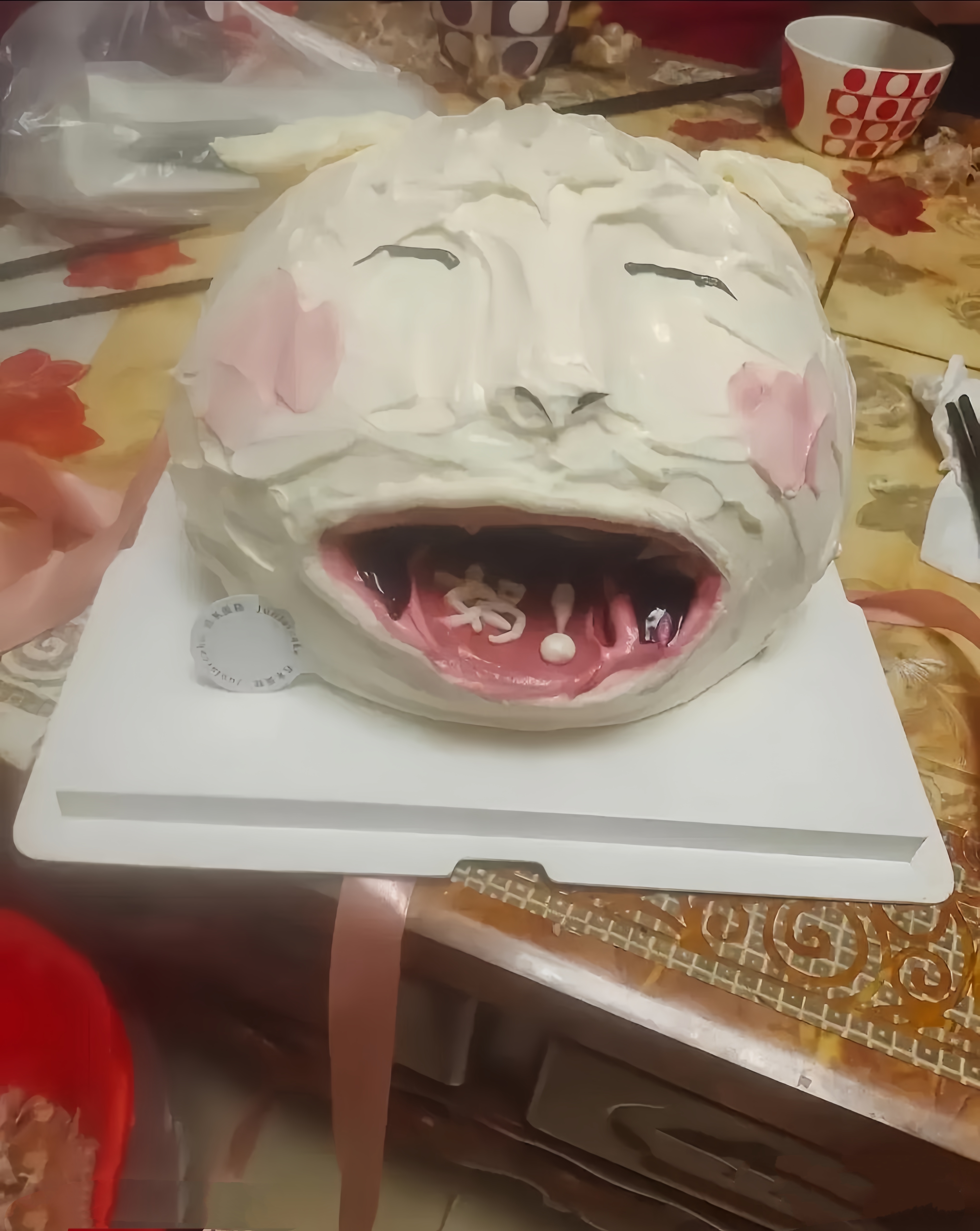 左边那是蛋糕店给的样品图,看着就好有食欲,让人馋得流口水