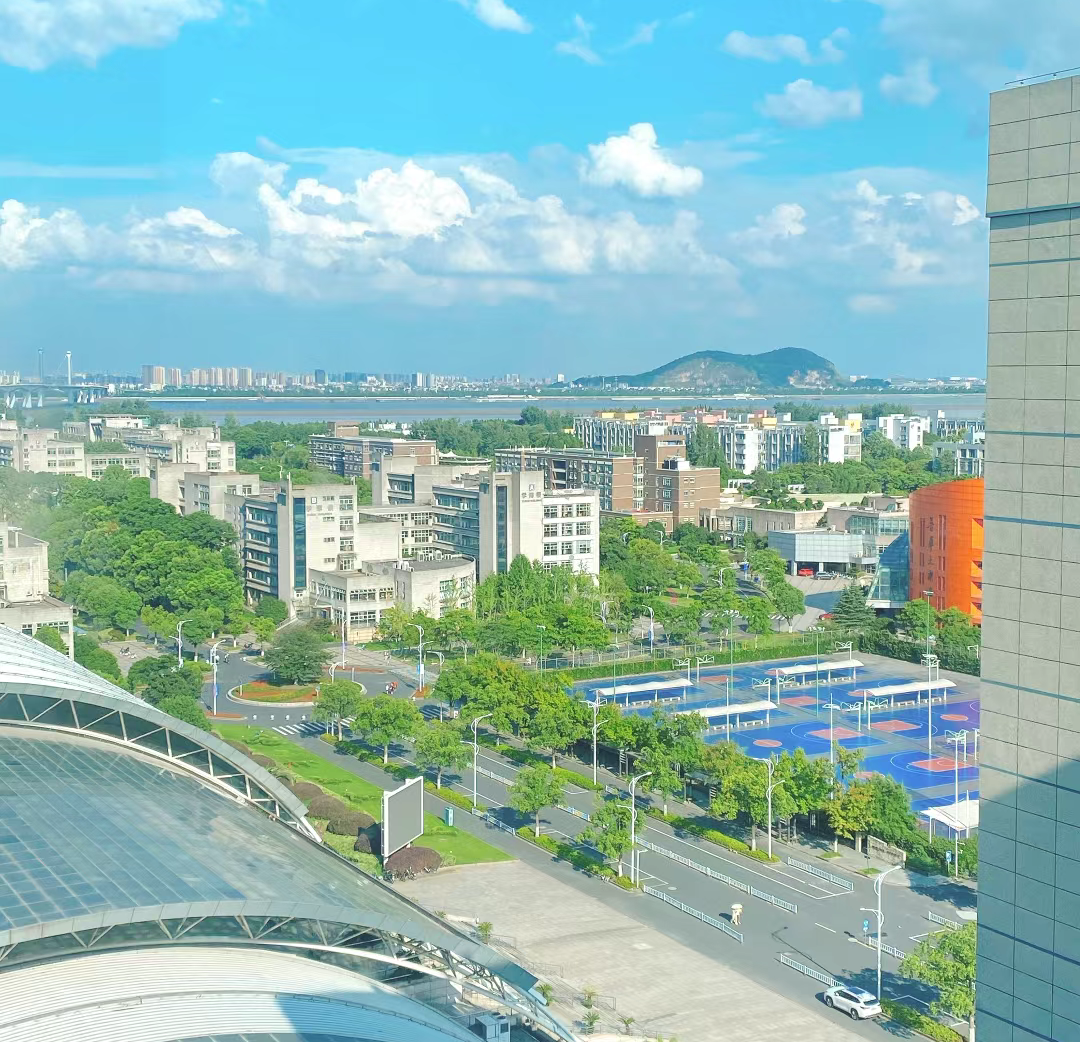 关于浙江财经大学啊  搜罗了一些自己拍的浙财照片,还有几张是在网上