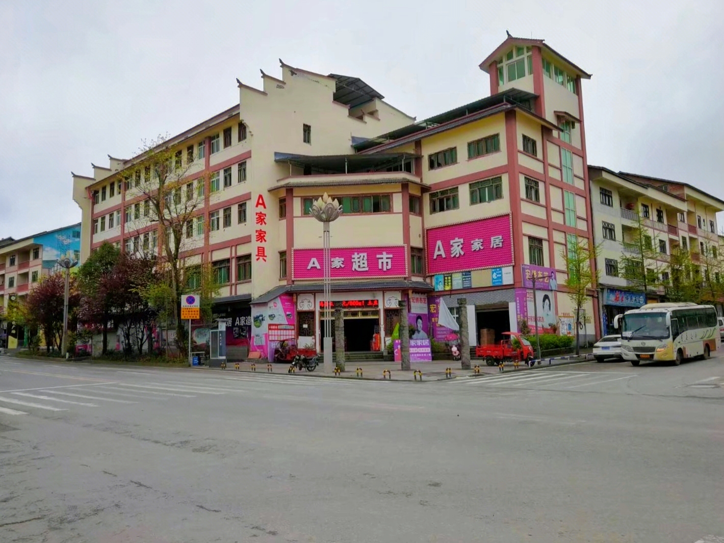 黄水镇 隶属于重庆市石柱土家族自治县,夏季平均气温21℃