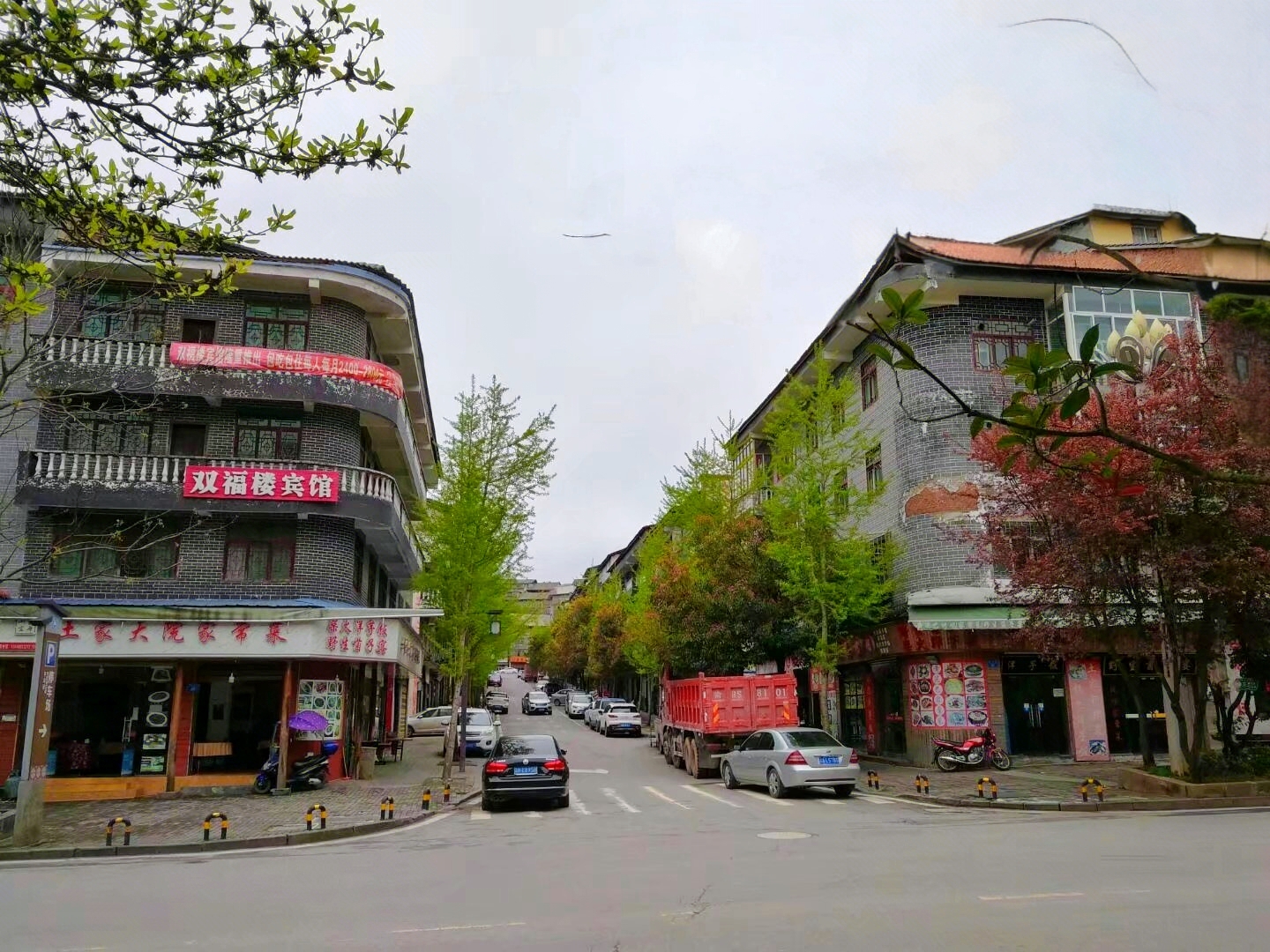 黄水镇 隶属于重庆市石柱土家族自治县,夏季平均气温21℃