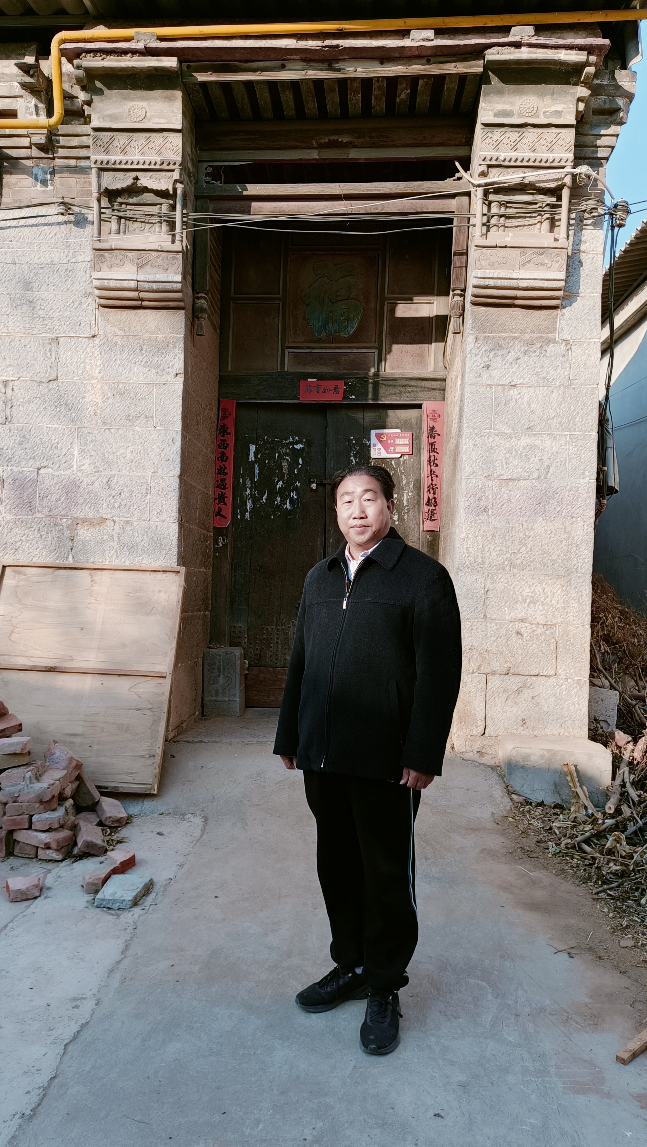 据记载,霍楼村的先祖在明朝时盖起了五进大院,当时的霍楼村因位于