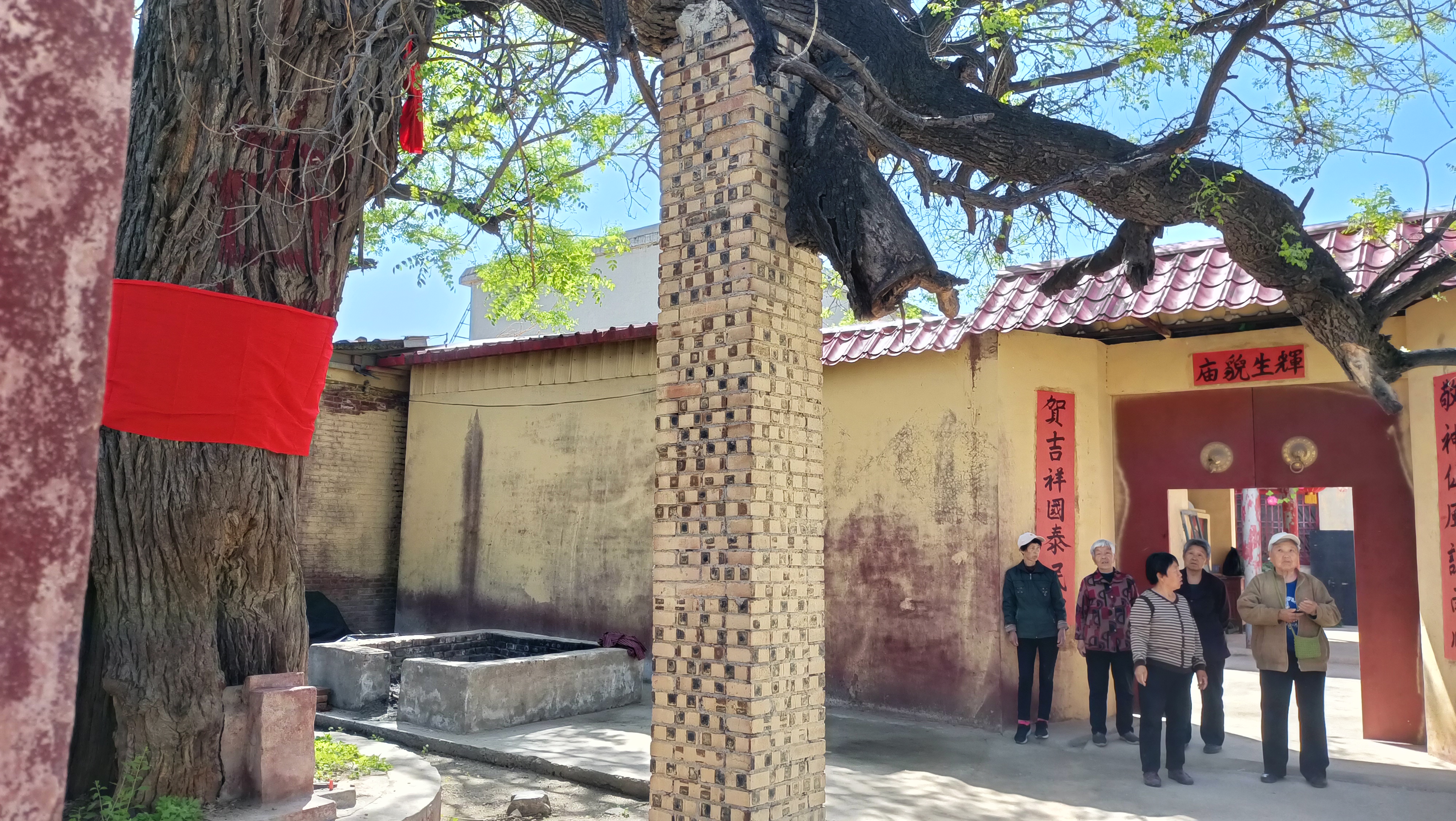 邢台古村落系列报道(280)——八方村         八方村,坐落在连绵起伏
