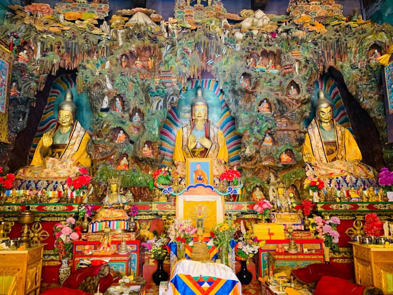 青海省西宁市教场街3号大佛寺