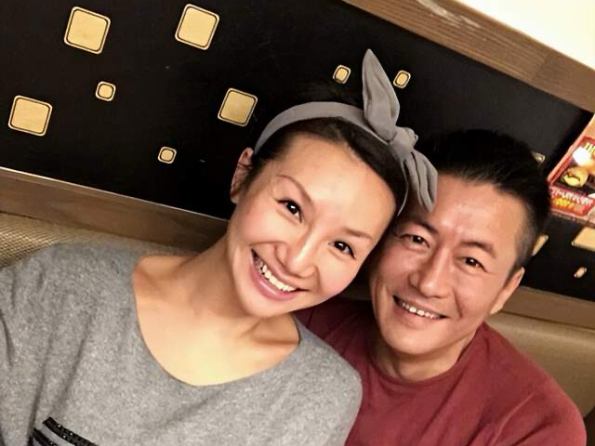 高曙光的现任妻子王玲比江珊小13岁,两人谁更美呢?