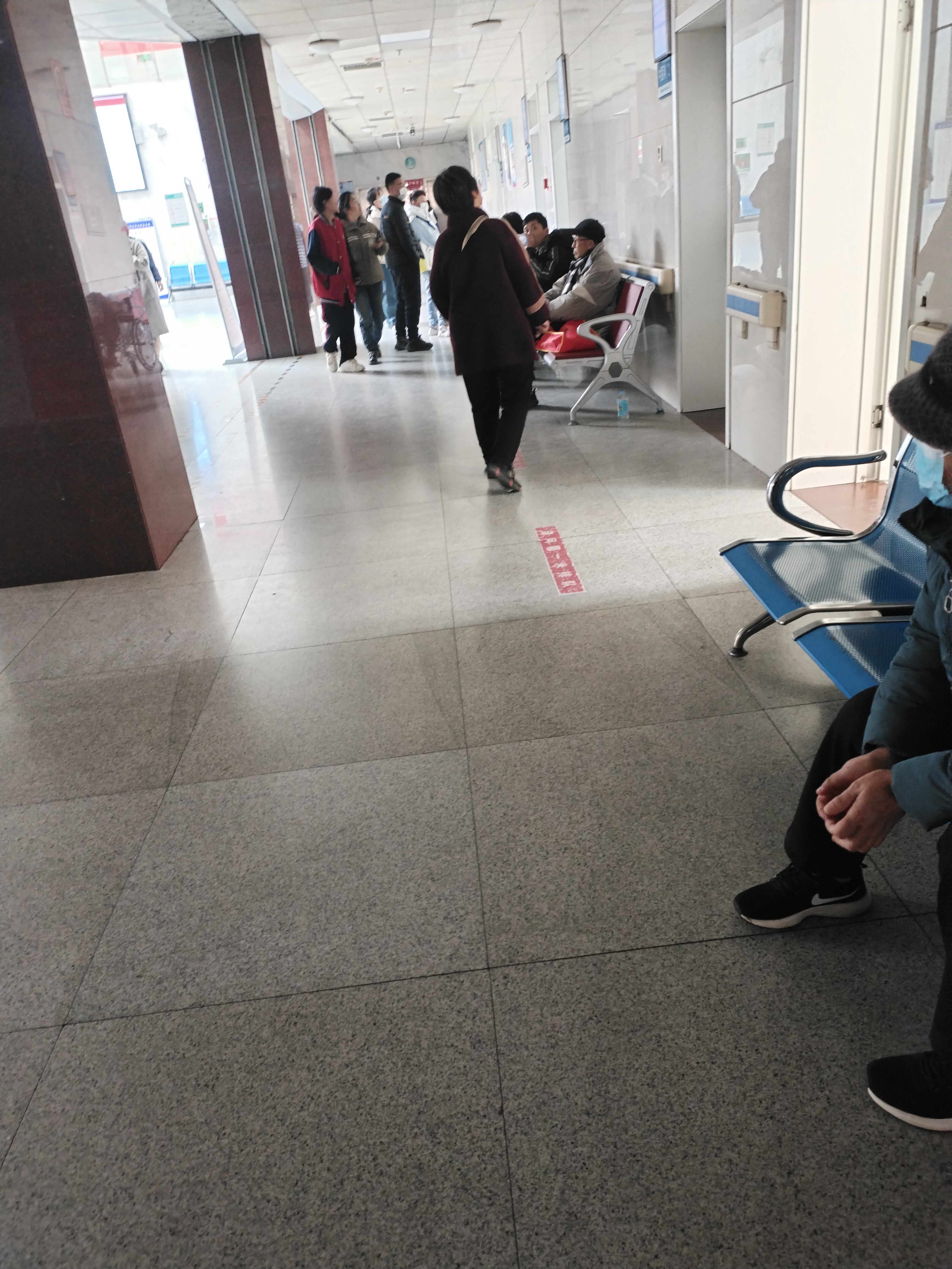 關于中國人民解放軍第四二一醫院黃牛排隊掛號，的信息