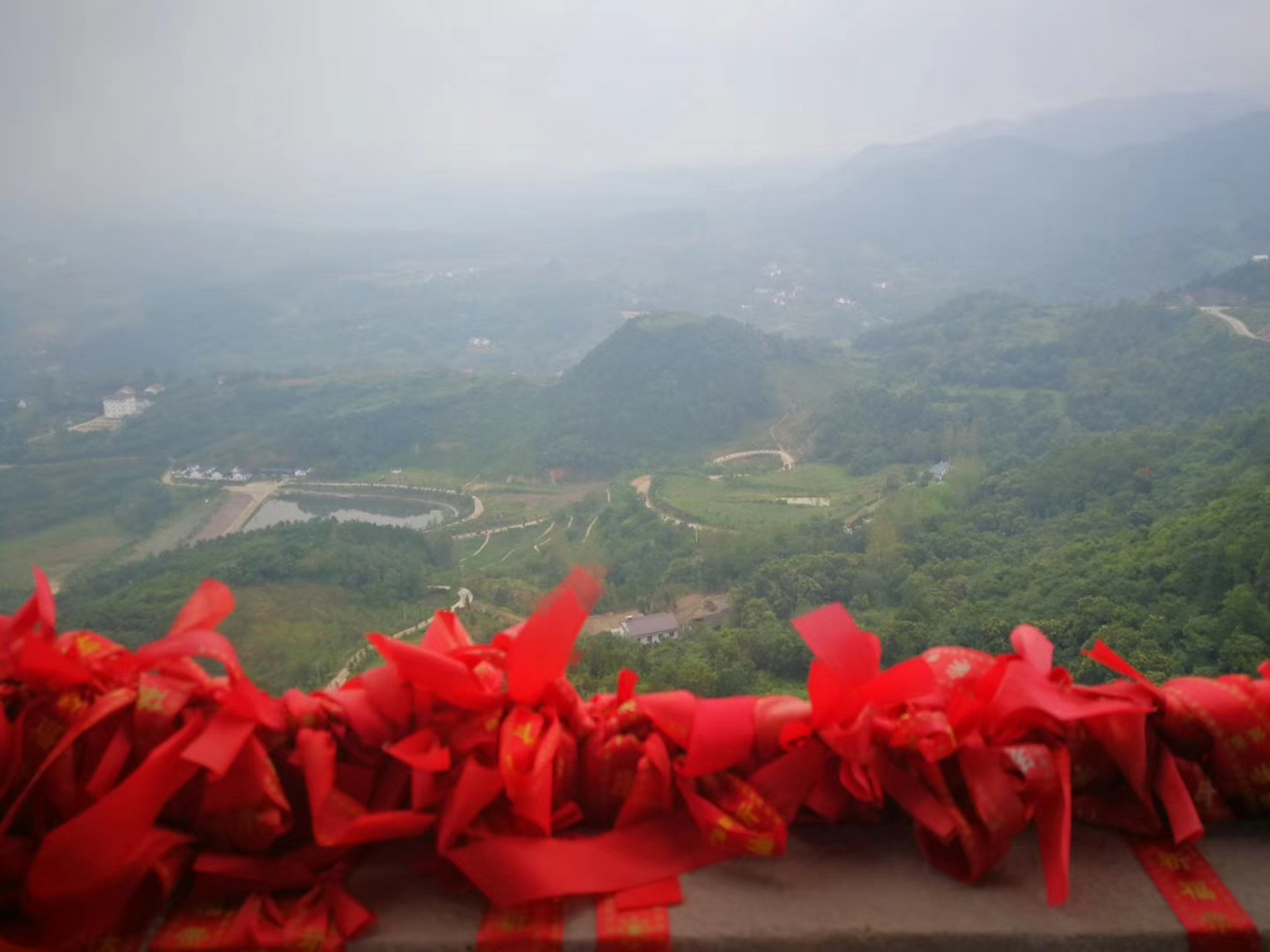 勉县纪行之天灯宝塔:天灯宝塔在天荡山的半山腰,高九层,是近年新建的