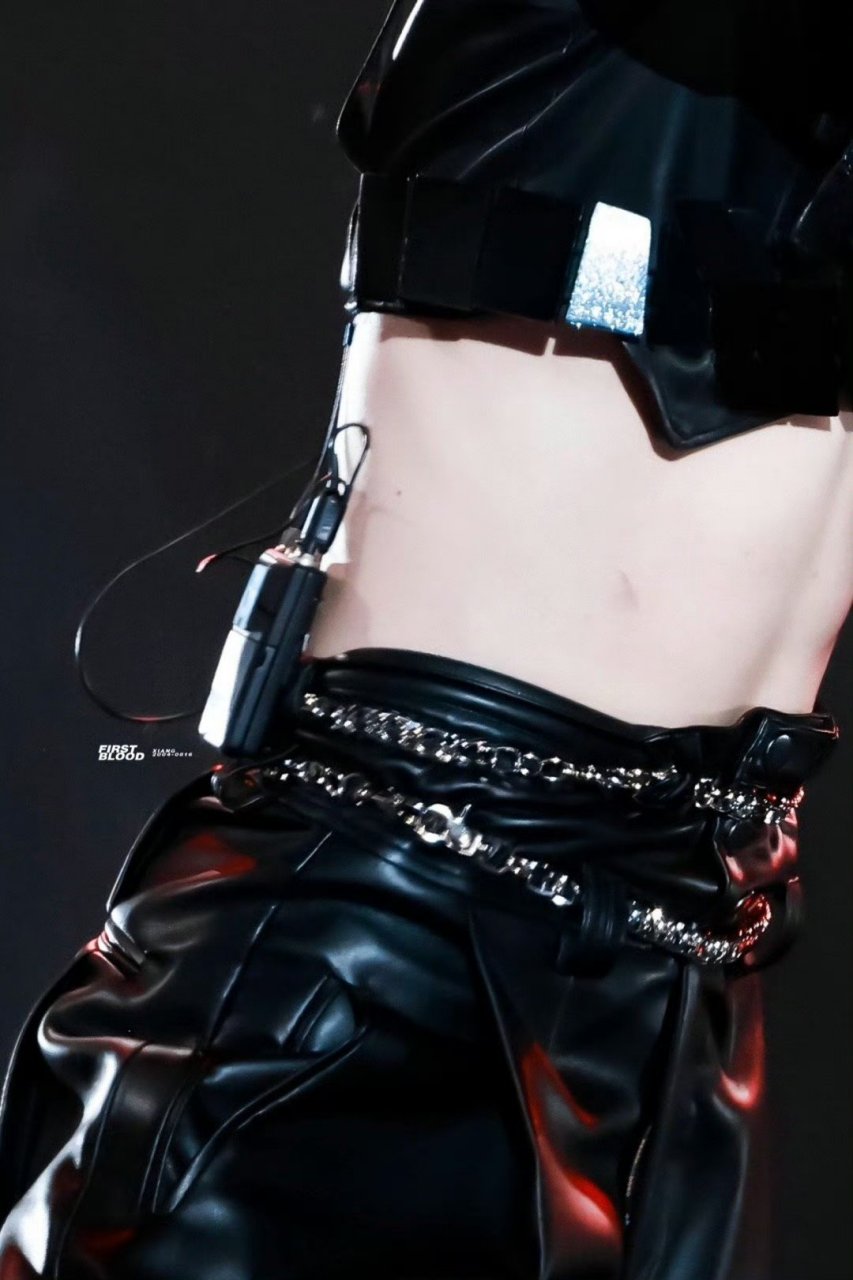 严浩翔绝世好腰 676767#严浩翔