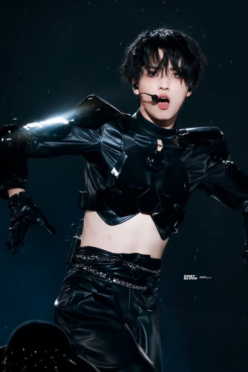 严浩翔绝世好腰 676767#严浩翔